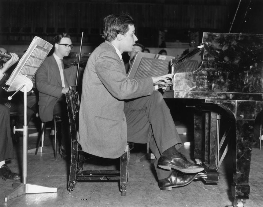 Glenn Gould Plays
