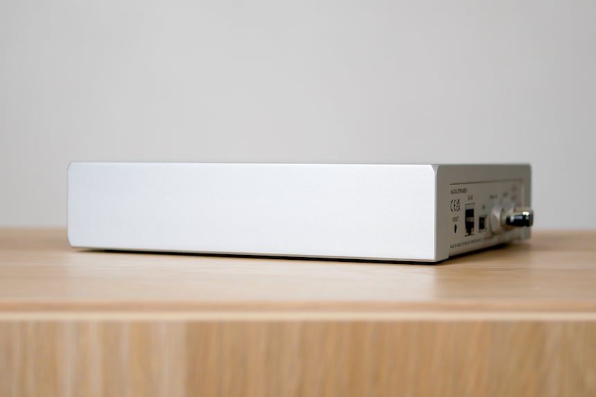 Nagra Streamer 12 side